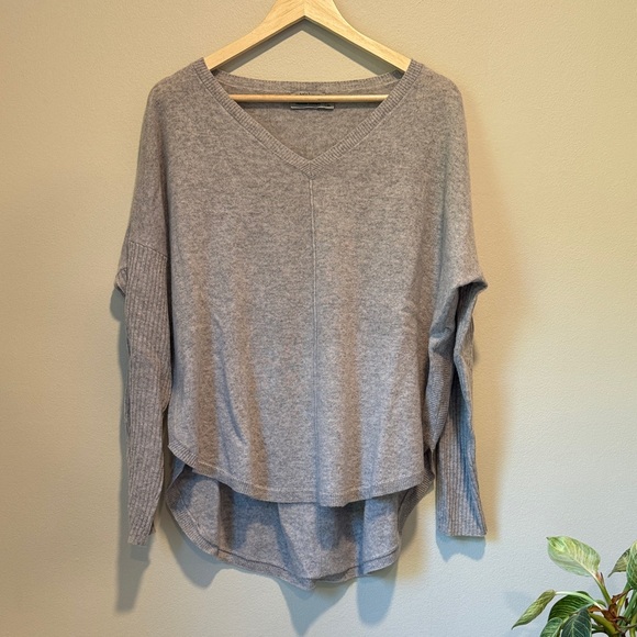 SUBTLE LUXURY Nelly Cashmere oversized V-neck Pullover in Whisper Gray sz M/L - Picture 2 of 8